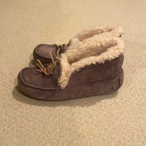 UGG slippers US size 5
